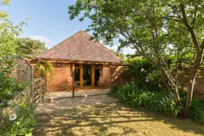 Rural Self-Contained 1Bed, The Writer's Retreat - Image 5