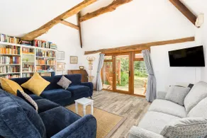 Rural Self-Contained 1Bed, The Writer's Retreat - Image 2