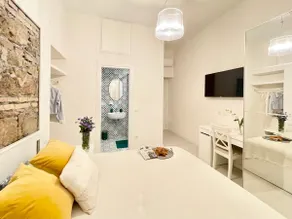 The Savoy Suite - Image 2