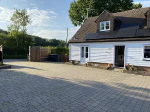 Beautiful & Spacious Countryside Cottage - Image 5