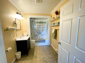 Ray & Ima’s Place- Ocean Front Cabin Gros Morne NL - Image 4