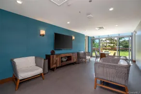 2 Bedroom Condo w/ 1 Free Parking in Honolulu - Image 3