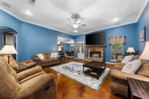 Large Belton Home near Cadence Ctr - Image 4