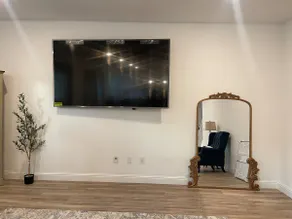 New Modern Home - Image 4