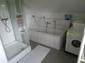 Large apartment with 2 bedrooms - Image 5