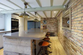 Charming Beoley Farmhouse - Image 2