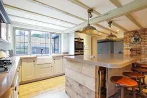 Charming Beoley Farmhouse - Image 3
