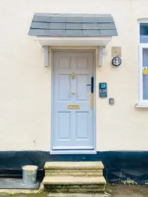 2 Bed Town Cntre Nr Theatre Free Park Wi Fi & Grdn - Image 2