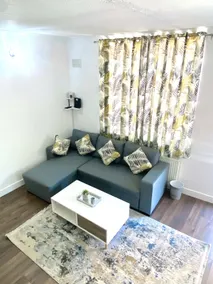 2 Bed Town Cntre Nr Theatre Free Park Wi Fi & Grdn - Image 5