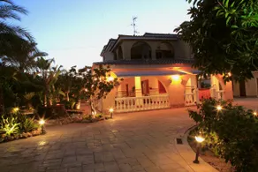Villa Illuminada with fireplace BBQ near Playa - Image 2