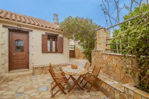 Traditional house with fresh vegetables garden - Image 3