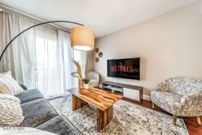 Cozy 3BD w/AC, Patio, Theatre Room, 15 min to DT - Image 2