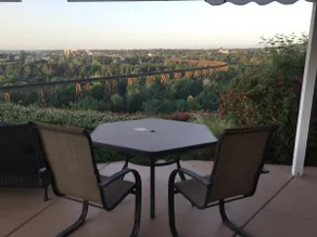 Kingsview Luxury above the city 1 King 2 Queens - Image 4