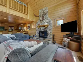 New! Special Rate, Plush! Boyne Mountain Cabin - Image 2