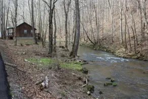 Creekside Cabin - Image 2