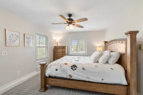 Lake Ontario Beauty! Sleeps 4! - Image 5