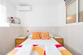 WintowinRentals Close to the beach, Private Terrace & Parking - Image 2