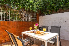 WintowinRentals Close to the beach, Private Terrace & Parking - Image 4