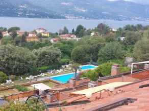 House with pool and private garden - Image 2