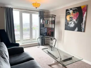 2 Bed flat B,stoke town/train station parking - Image 2