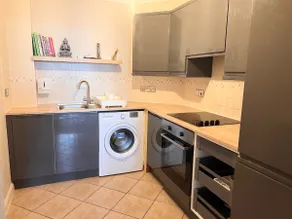 2 Bed flat B,stoke town/train station parking - Image 5