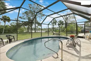 Private-Suite-SAUNA-Pool-Beaches in Venice-Fl - Image 2