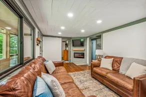 ⁂ Sunset Cottage | .25 miles from Brow Park⁂ - Image 4