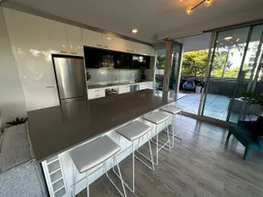 Stylish Large 2Bed2Bath Apartment - Image 5