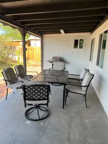 Crew house on Yucca - Image 3