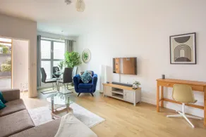 1 Bed Apartment - Redhill Central, Surrey, Gatwick #4 - Image 2