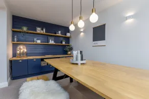 Stunning 2 bed flat with parking, and garden with mountain views - Image 2
