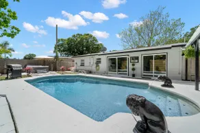 Comfort, Fun, & Relaxing Pool & Hot Tub Oasis! - Image 4