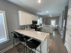 Historic Mill Village South. Broadway Cottage - Image 3