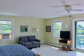 Honeysuckle Suite with AC & Deck - Image 4