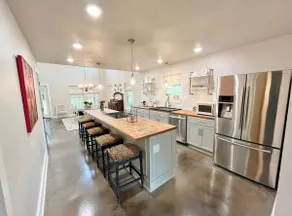 Farmhouse Retreat/Private 2 Acres - Image 3
