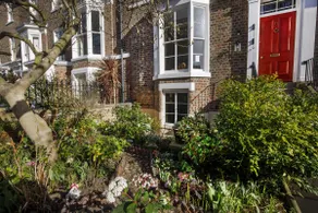 The Garden Square, peaceful and historic luxury - Image 3