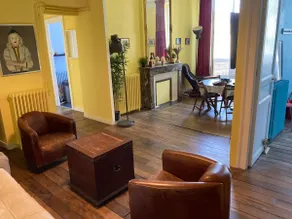Large 2 bedroom in the heart of the city. - Image 3