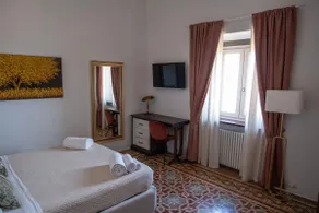 Apartment in a historic building - Image 4