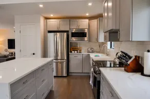 Renovated Southampton Home+Pool - Image 4