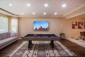 Heated Pool ALL YEAR, Hot Tub, 3700sf, Game Room - Image 3