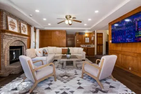 Heated Pool ALL YEAR, Hot Tub, 3700sf, Game Room - Image 4