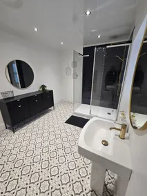 HollyJess Hoose - Image 4
