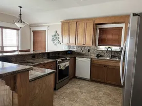 Beautiful 3BR Home With Pier - Image 4