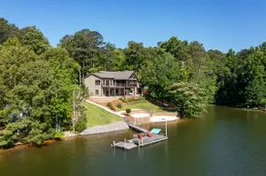 Luxury Lakehouse! Sleeps 15, Pets Welcome! - Image 3