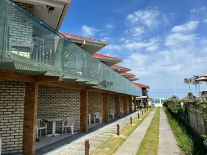 Beachfront chalet with 2 bedrooms and garage in Palhoça - Image 2