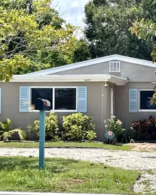 Hibiscus House - Image 2