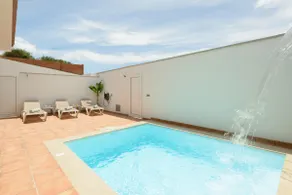 Chalet with pool on the beach - Image 4