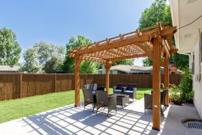 King size bed! 5-Bedroom Home W/ Outdoor Pergola! - Image 4