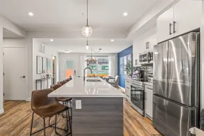 Classic Modern 4BR Nearby DT Hot tub and Pool - Image 3