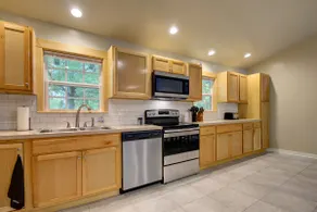 Bosque house sleeps 12. - Image 5